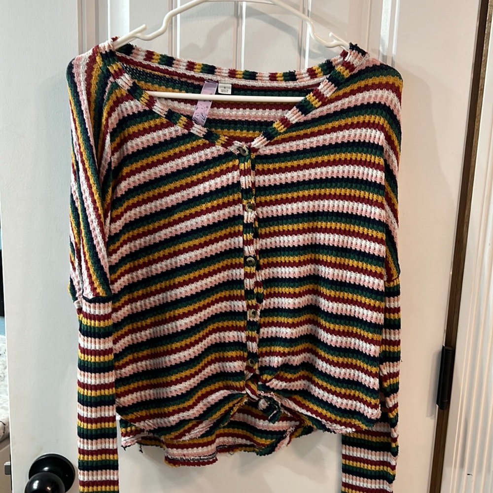 Cute Blouse/Sweater!! Super comfy and fits to size!